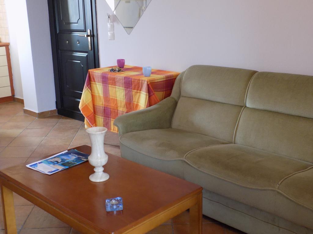 Kolona Apartments Ликсури Экстерьер фото