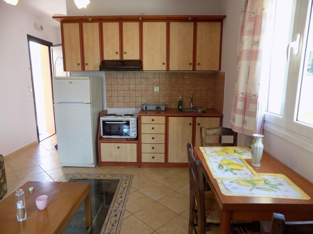 Kolona Apartments Ликсури Экстерьер фото