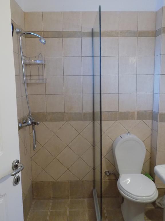 Kolona Apartments Ликсури Экстерьер фото