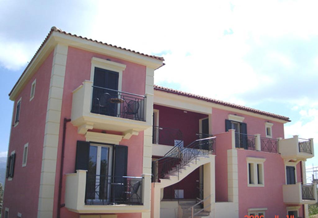 Kolona Apartments Ликсури Экстерьер фото